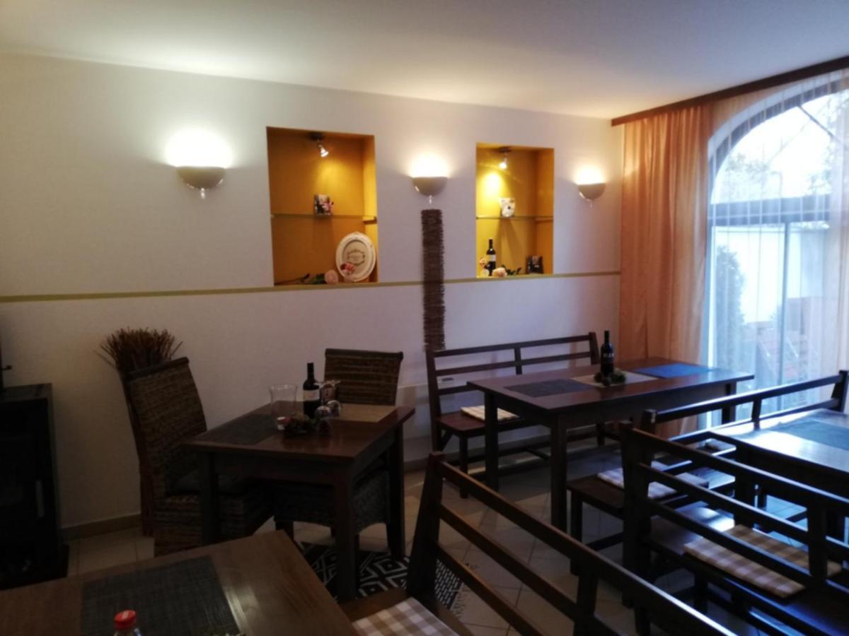 Landhaus Klambauer Ferienapartments Thermennaehe St Martins Therme Frauenkirchen Eksteriør bilde