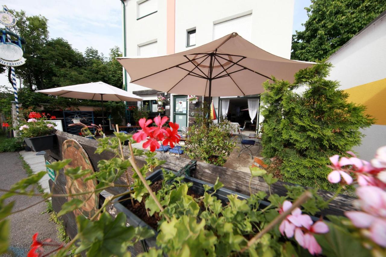 Landhaus Klambauer Ferienapartments Thermennaehe St Martins Therme Frauenkirchen Eksteriør bilde